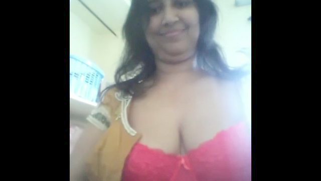 Indian Aunty Showing Large Titties Opening Blouse