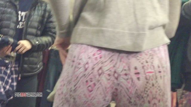 polainas pedasstrian con dibujos en la tienda de ropa