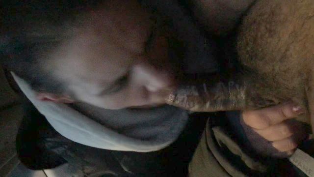 Police Almost Catch Crackhead Giving Me Head (slobonmyknob)
