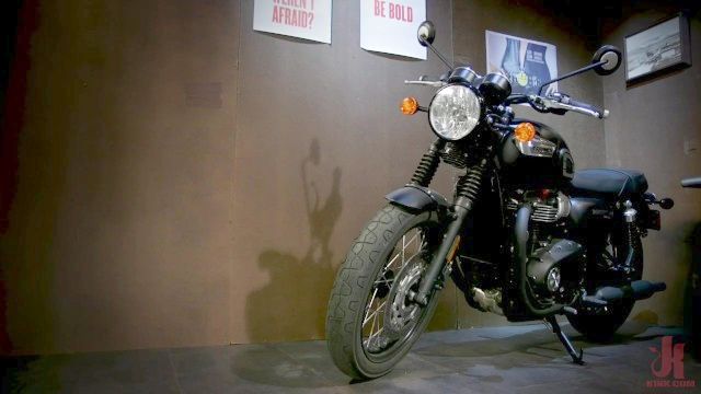 Kayleigh Coxx Screws Undercover Agent Buck Wright .