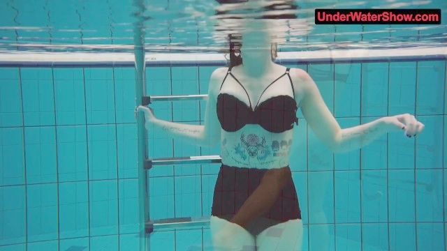 纹身宝宝水下漩涡