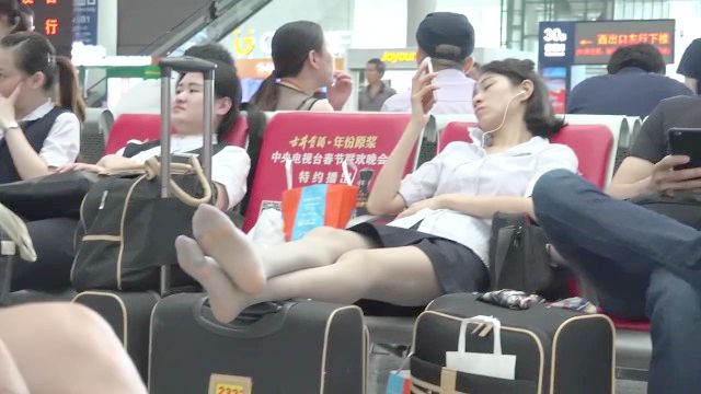 Menina chinesa sincero na meia-calça