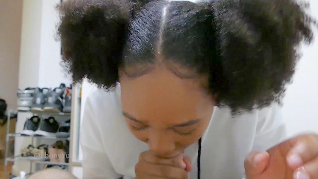 adolescente ebony latina dá melhor chupada que nunca e fica cum em sua boca
