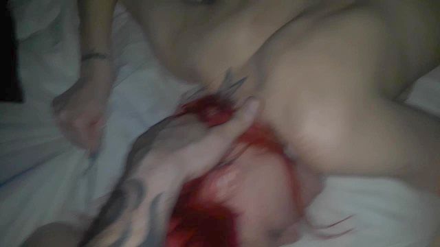 esposa recibe chorreo de leche desde relojes maridito de amigos