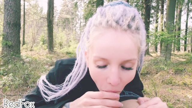 на открытом воздухе минет, подростковый нимфоманка в лесу получает сперму на лицо лисицу