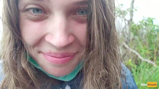 i masturbándose mi guía en las montañas POV pública pulsante boca cum