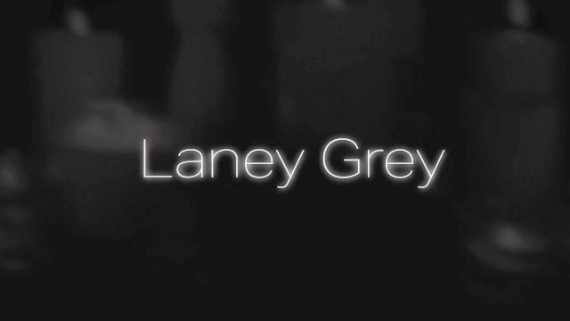 Laney arqueado * gris arqueó la espalda adolescente aceitado y jodido *