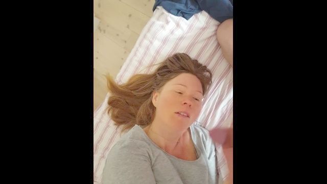 esposa gordinha PAWG fodido, gemendo com seu vibrador, então facial