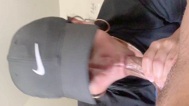 tatuado latina chupa gags y se ahoga con mejor mamada descuidado pene cada vez