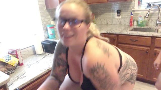 حامل كيت غوردون وفلاش امضوا وقتا طيبا في المطبخ