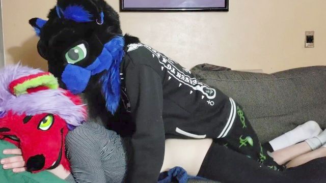 Vixen Bounces On Thick Putz