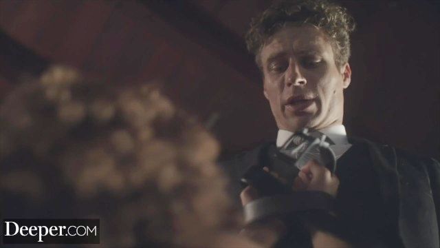 Глубже. Cecilia стремится к доминированию и дает в ее фантазии