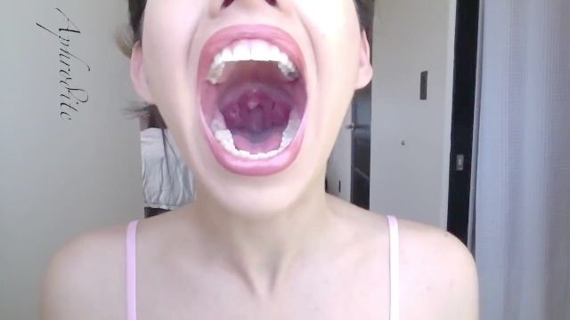 Pink Throat & Large Mouth