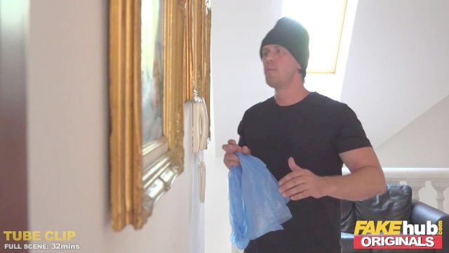 fakehub originales ladrones cojan solo en casa jovencita en el culo