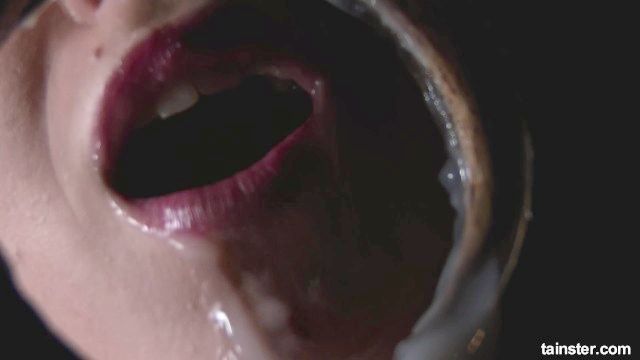slimewave argán Emylia obtiene su tutú cubierta de esperma