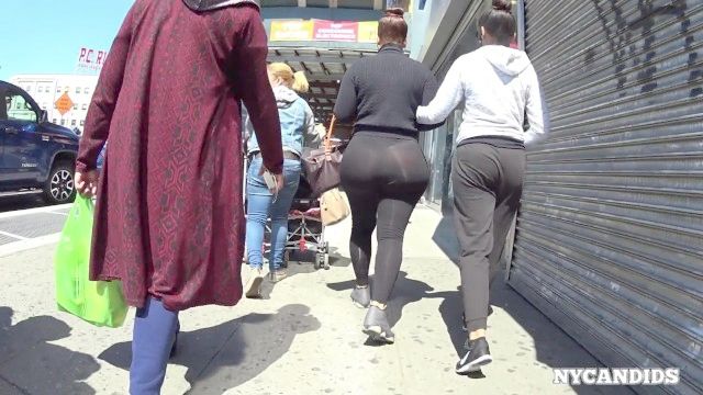 Jiggly Butt In Spandex