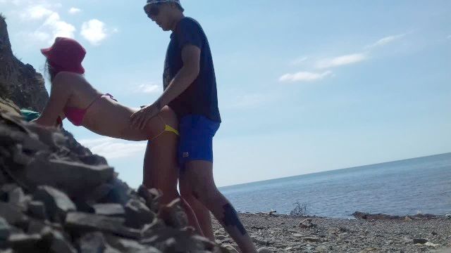 Echter Amateur Doggystyle Auf Dem Strand