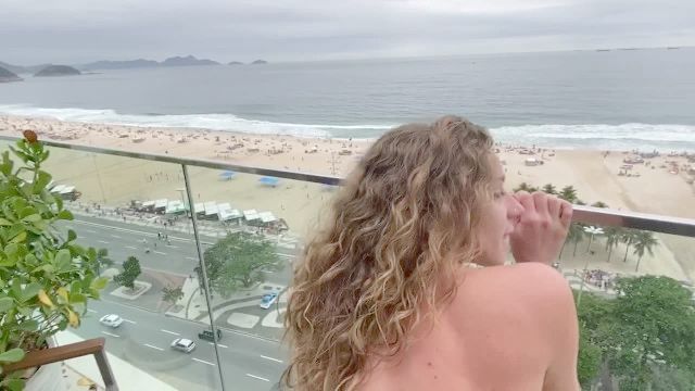 Éjaculation Interne Anale Sur Le Balcon à Rio De Janeiro