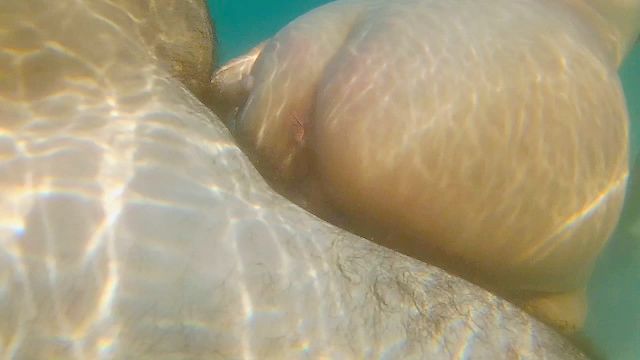 Anal Tief Ins Meer Mit Wolke Von Unterwasser-cum