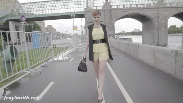 акции общественного флешера Jeny кузнец великолепного вид на юбку улиц