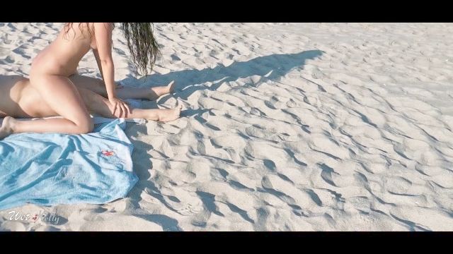 Amateur-Vierer Sex am öffentlichen Strand. wetkelly