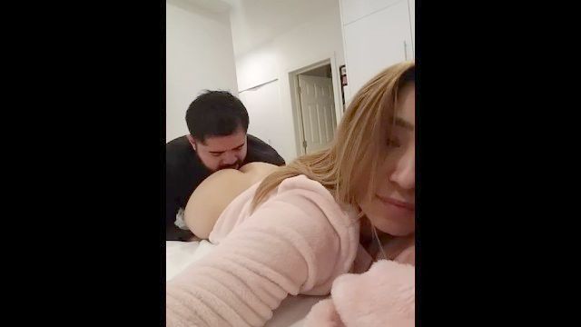 Me Encanta Cuando Se Entierra Su Cara En Mi Culo