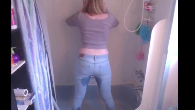 Sehr Hübsches Mädchen Pissing Jeans