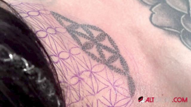 Janey Doe Tiene Tatuaje En El Cuello Y El Doble Mamada