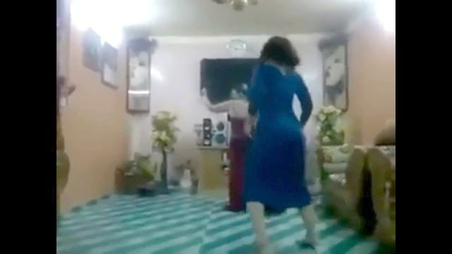 2 Iraqi Woman Hot Butt Dance